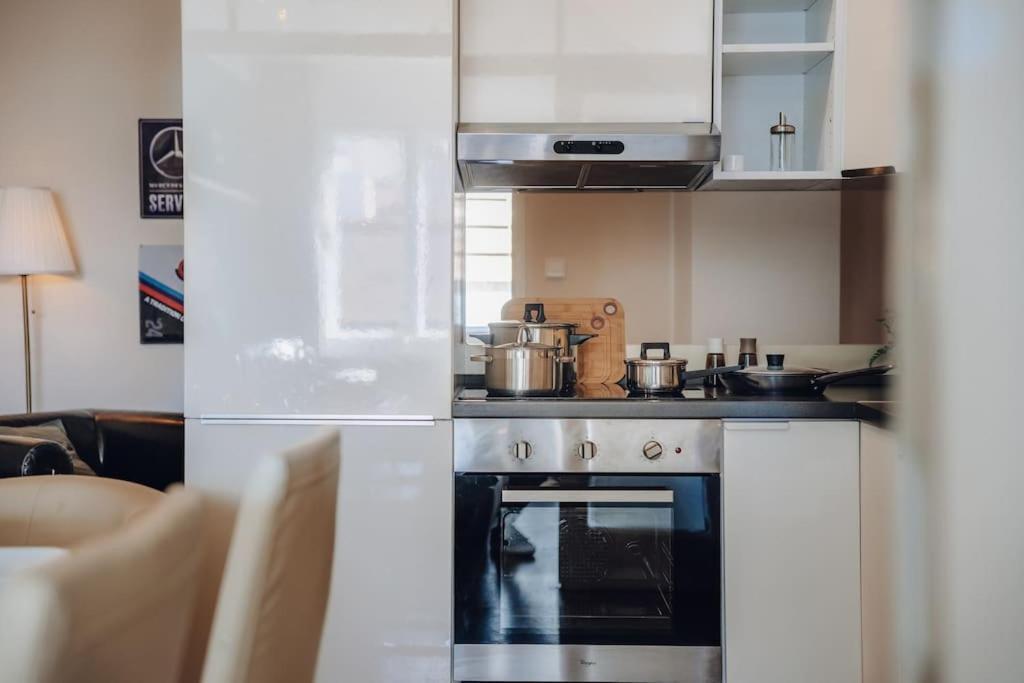 Downtown 2bd Riverside Near Dancing House Apartmán *